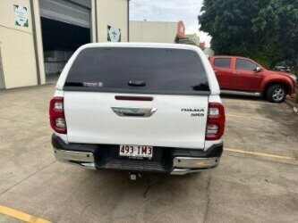 Toyota Hilux image 3