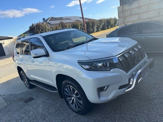 Toyota Landcruiser Prado image 1