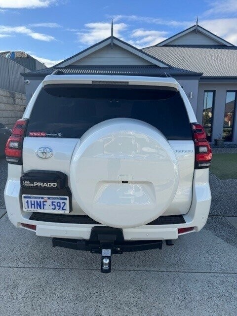 Toyota Landcruiser Prado image 4