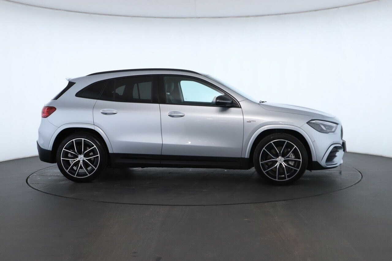 Mercedes Benz Gla-class image 3