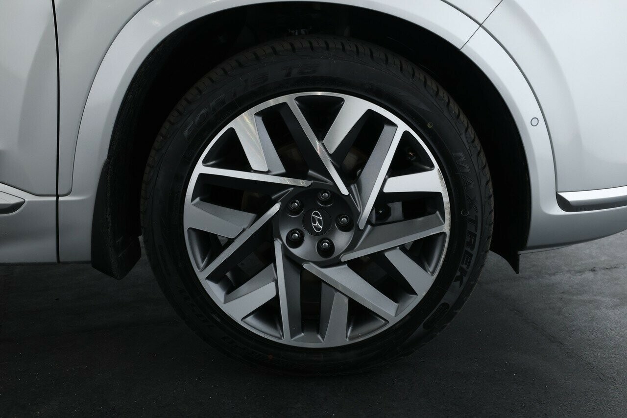 Hyundai Santa Fe image 4