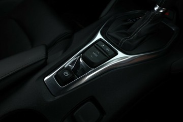 https://vehicle-cdn.autoleague.cloud/32409_61037130_28.jpg