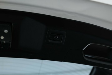 https://vehicle-cdn.autoleague.cloud/32409_61037159_16.jpg
