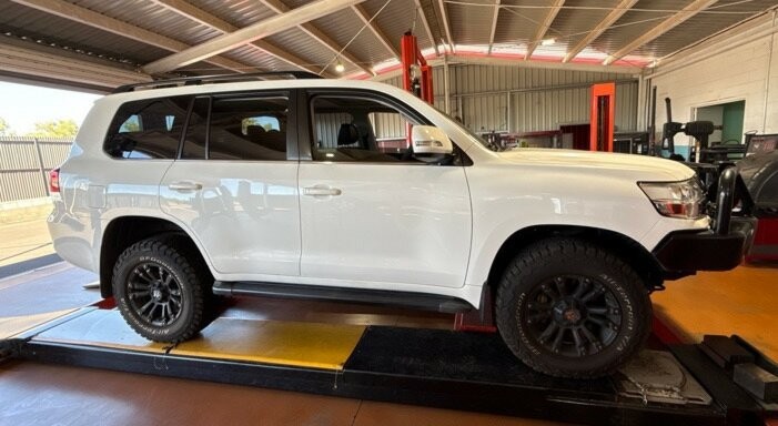 Toyota Landcruiser image 1