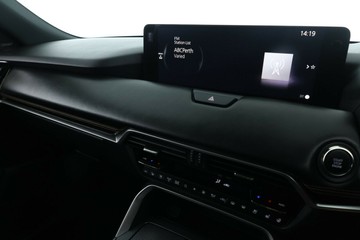 https://vehicle-cdn.autoleague.cloud/32409_61037258_24.jpg