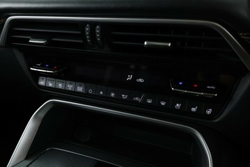 https://vehicle-cdn.autoleague.cloud/32409_61037258_25.jpg