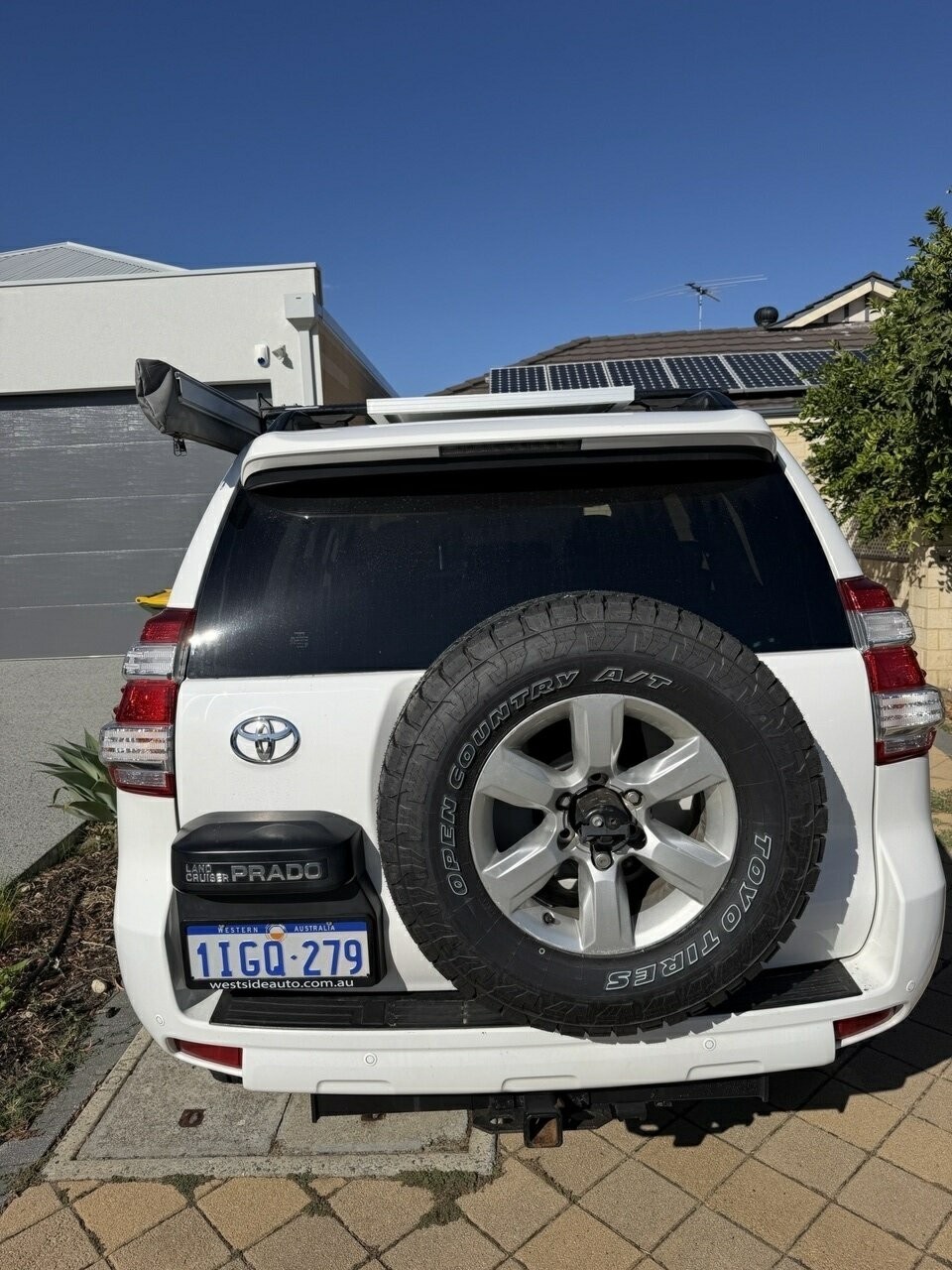 Toyota Landcruiser Prado image 3