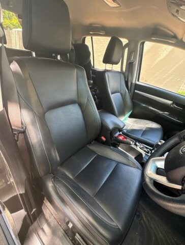 Toyota Hilux image 2