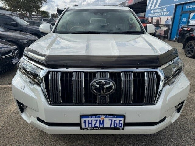 Toyota Landcruiser Prado image 3