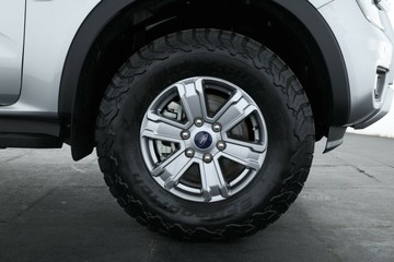 https://vehicle-cdn.autoleague.cloud/32409_61037485_4.jpg