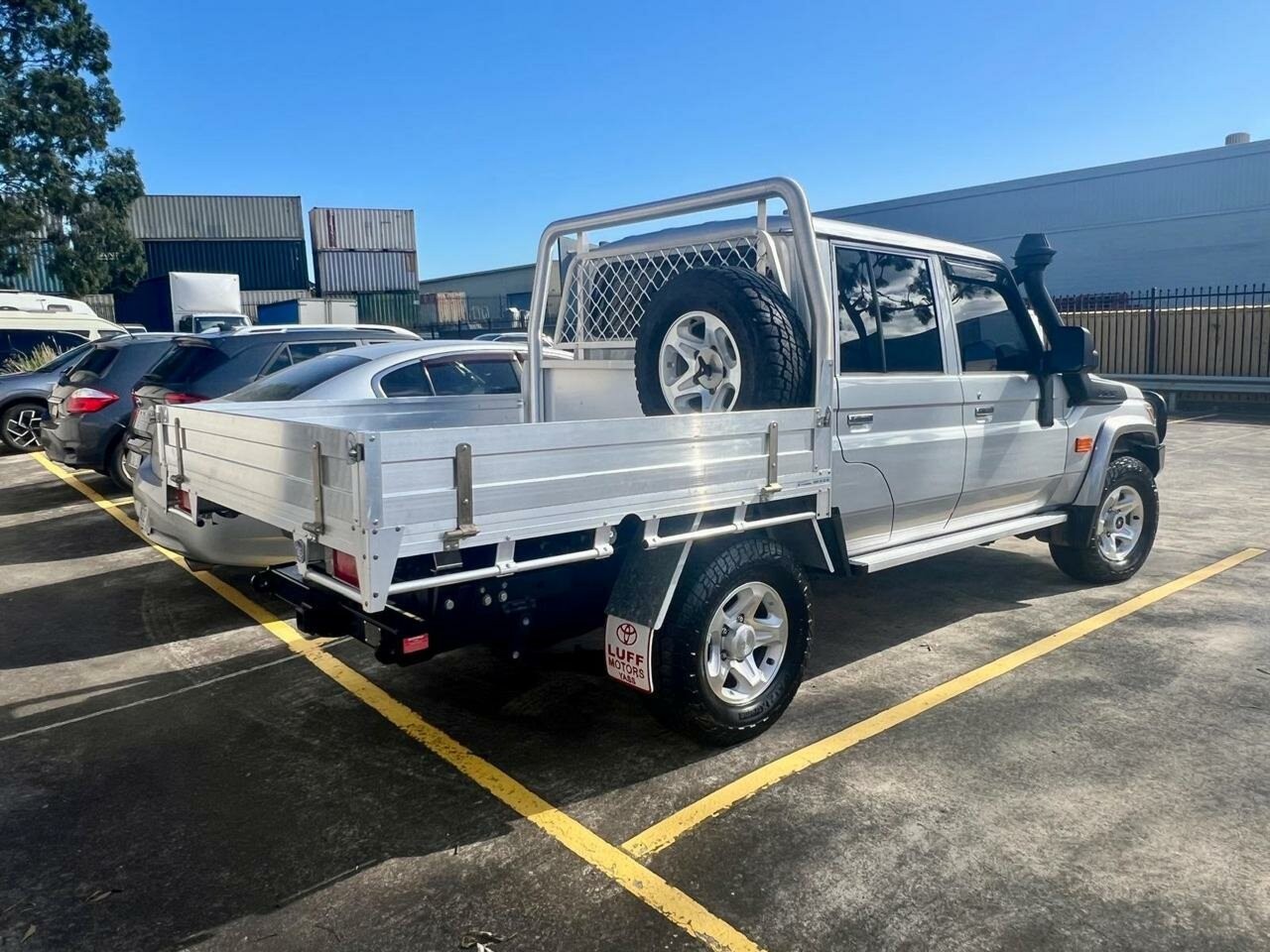 Toyota Landcruiser image 1