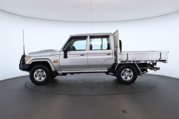 https://vehicle-cdn.autoleague.cloud/32409_61037493_12.jpg