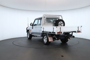 https://vehicle-cdn.autoleague.cloud/32409_61037493_13.jpg