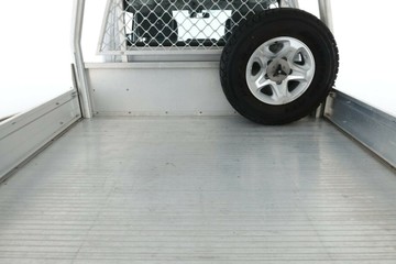 https://vehicle-cdn.autoleague.cloud/32409_61037493_15.jpg
