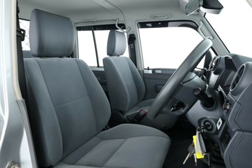 https://vehicle-cdn.autoleague.cloud/32409_61037493_18.jpg