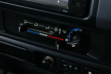 https://vehicle-cdn.autoleague.cloud/32409_61037493_27.jpg