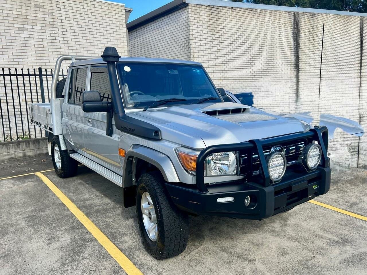 Toyota Landcruiser image 3