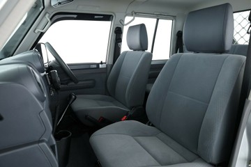 https://vehicle-cdn.autoleague.cloud/32409_61037493_33.jpg
