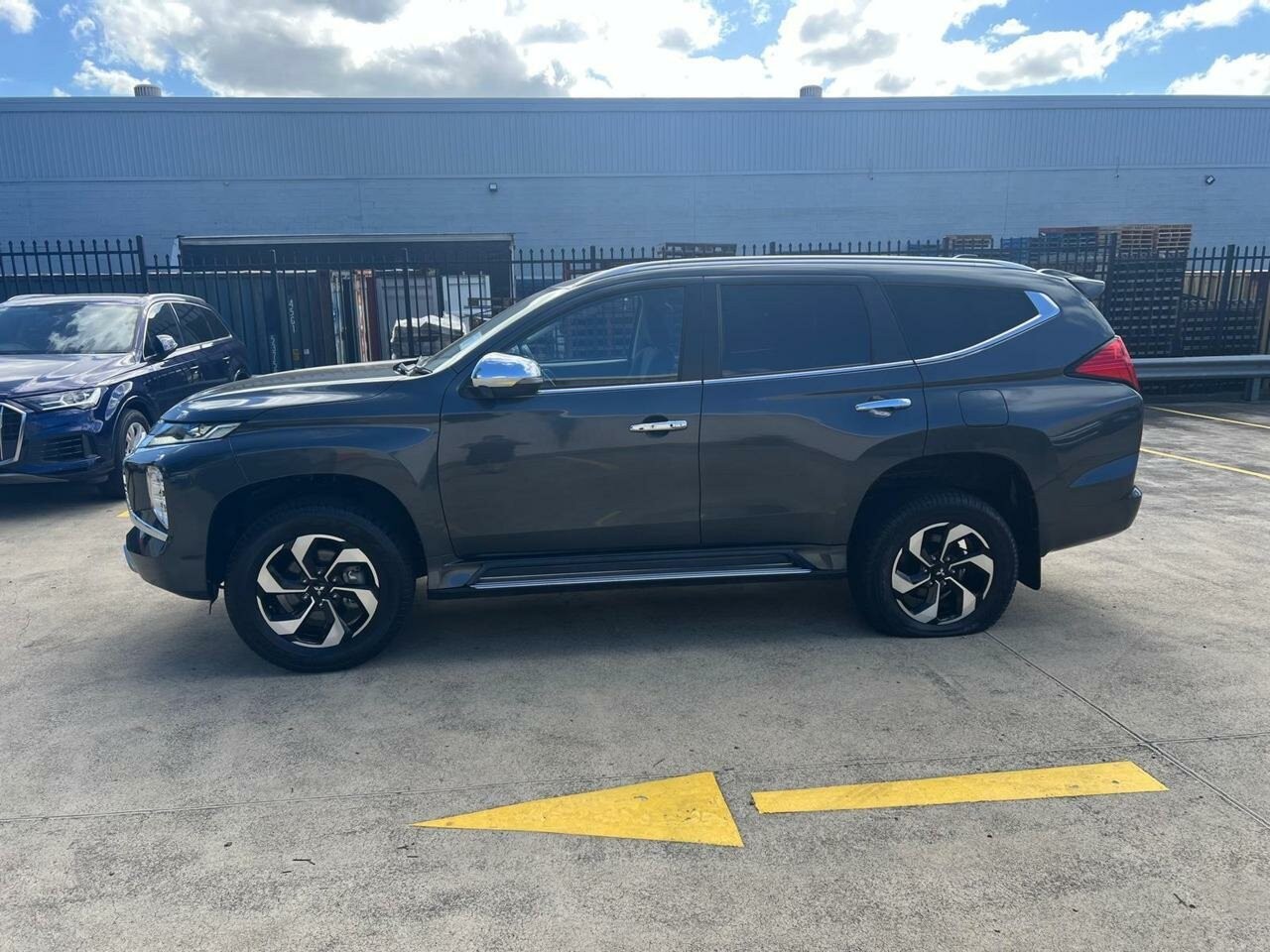 Mitsubishi Pajero Sport image 4