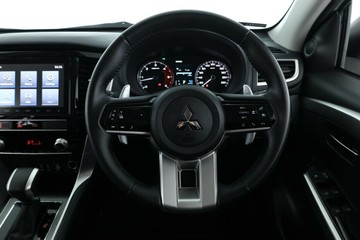 https://vehicle-cdn.autoleague.cloud/32409_61037507_23.jpg