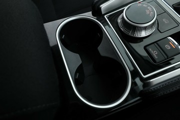 https://vehicle-cdn.autoleague.cloud/32409_61037507_29.jpg