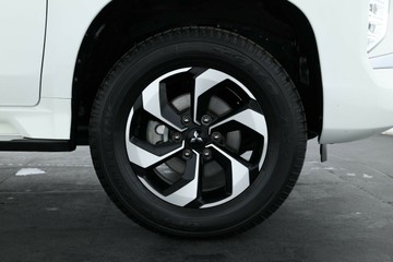 https://vehicle-cdn.autoleague.cloud/32409_61037507_5.jpg
