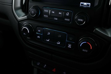 https://vehicle-cdn.autoleague.cloud/32409_61037578_24.jpg