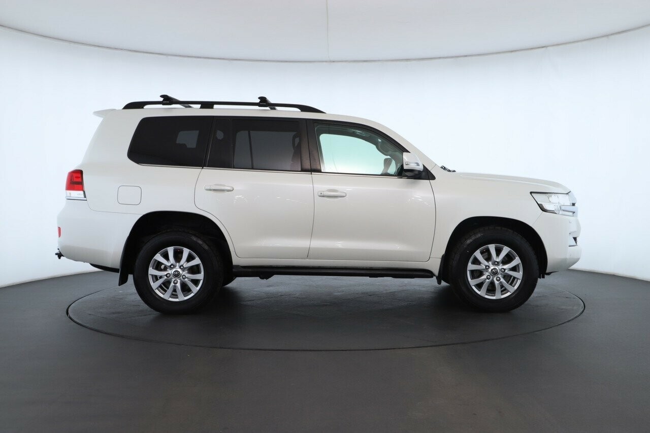 Toyota Landcruiser image 3