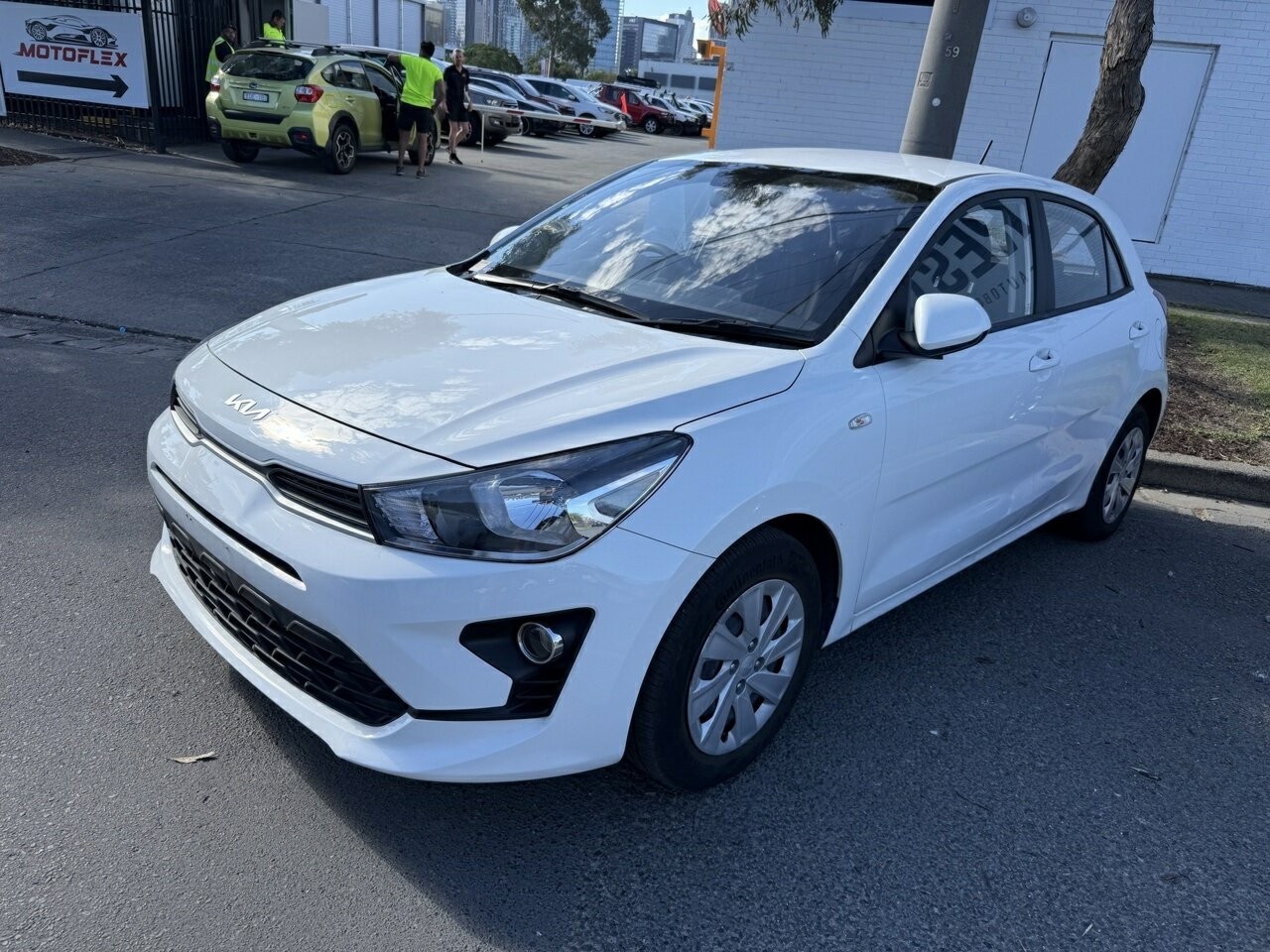 Kia Rio image 2