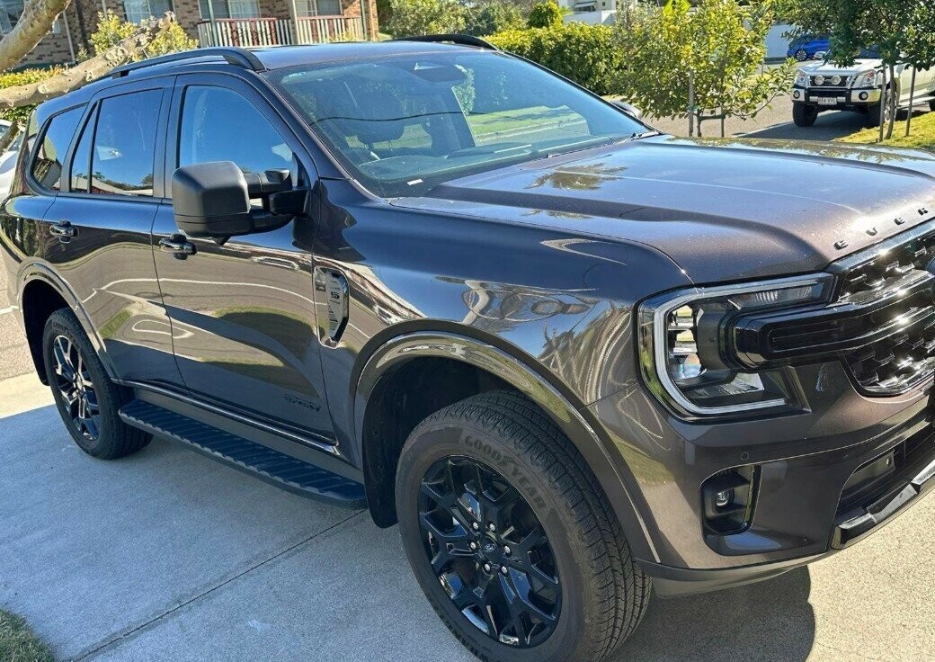 Ford Everest image 2