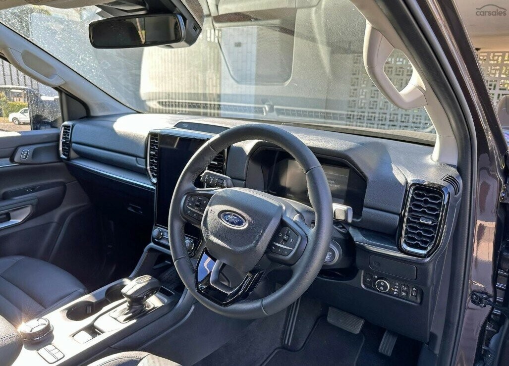Ford Everest image 4