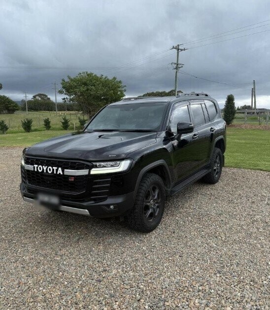 Toyota Landcruiser image 2
