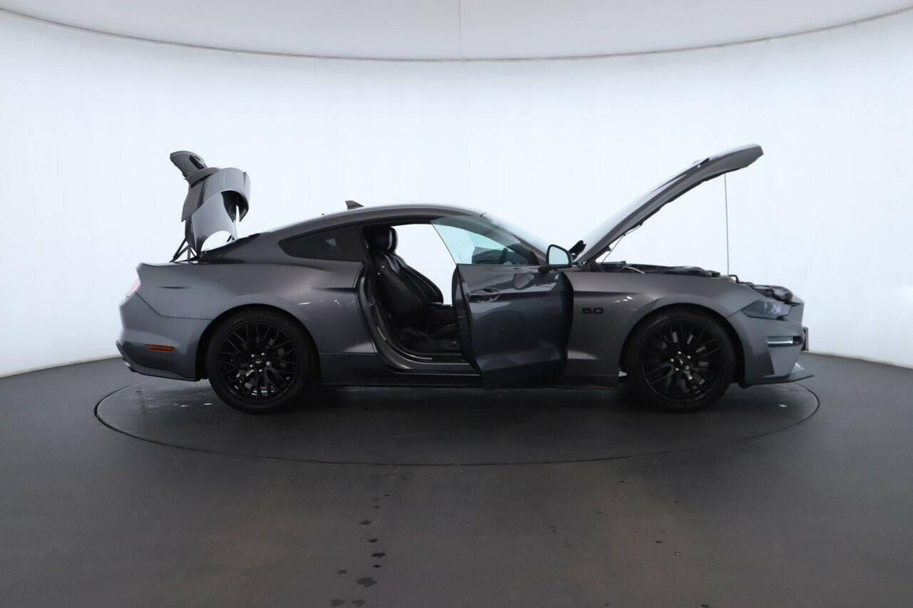 Ford Mustang image 2