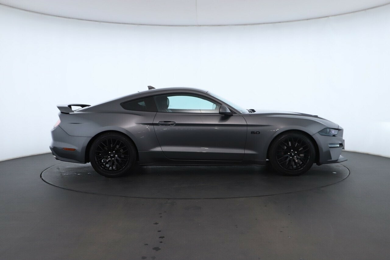 Ford Mustang image 3
