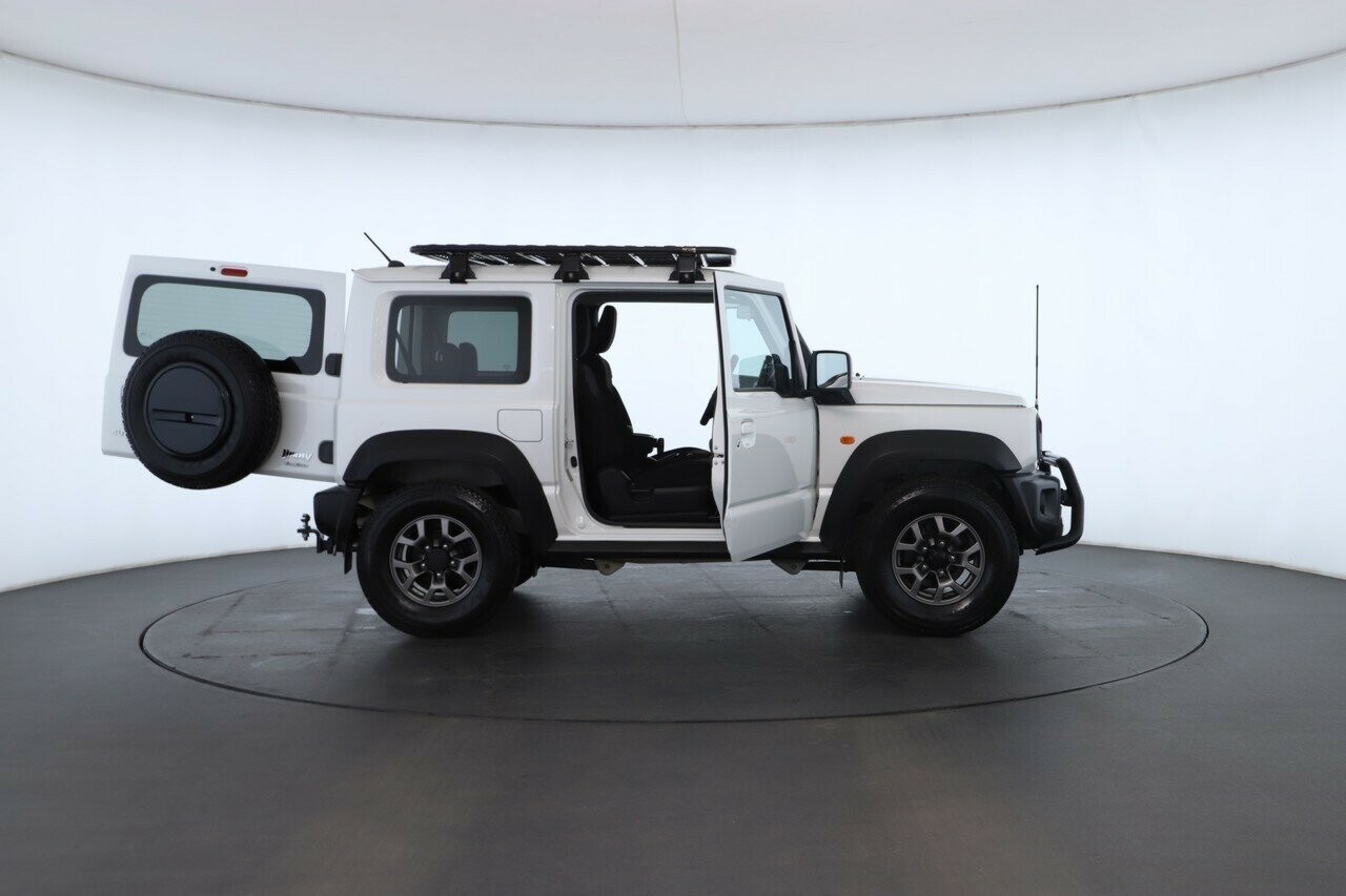 Suzuki Jimny image 2