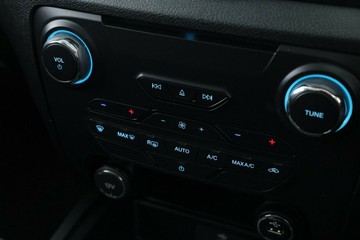 https://vehicle-cdn.autoleague.cloud/32409_61037669_28.jpg