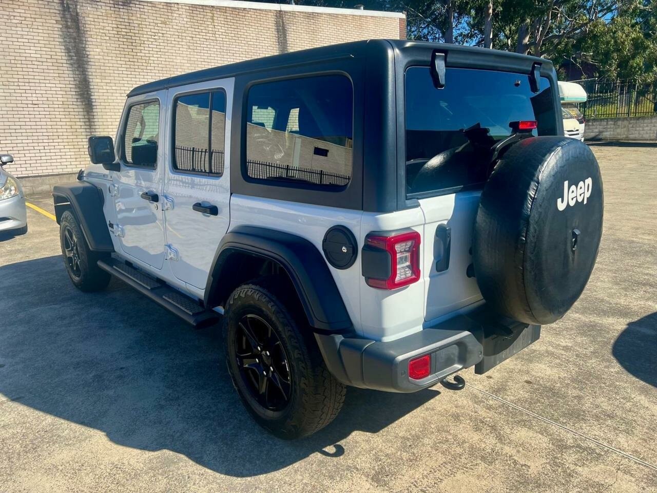 Jeep Wrangler image 4