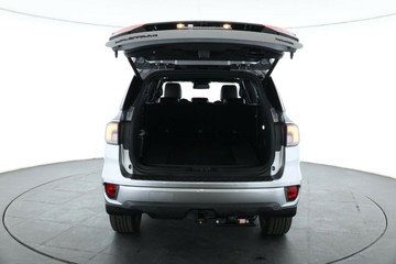https://vehicle-cdn.autoleague.cloud/32409_61037725_15.jpg
