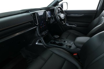 https://vehicle-cdn.autoleague.cloud/32409_61037725_34.jpg