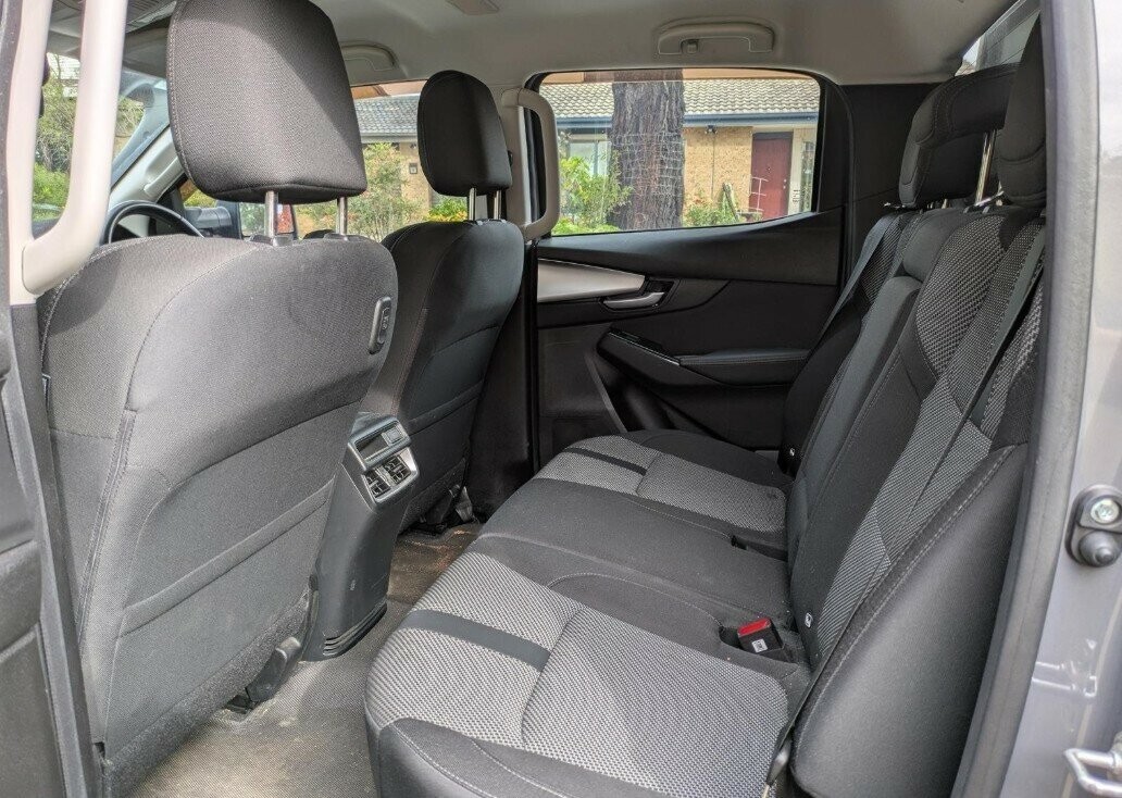 Mazda Bt-50 image 4