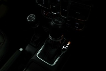 https://vehicle-cdn.autoleague.cloud/32409_61037824_25.jpg