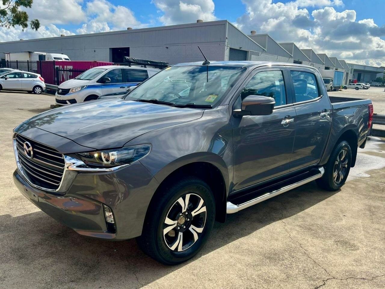 Mazda Bt-50 image 4
