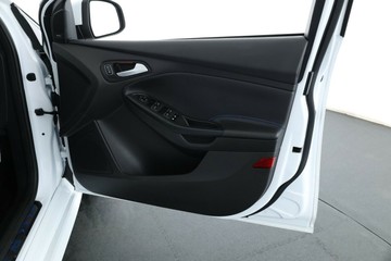 https://vehicle-cdn.autoleague.cloud/32409_61037937_18.jpg