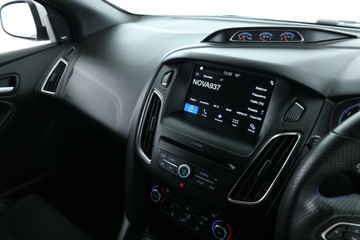 https://vehicle-cdn.autoleague.cloud/32409_61037937_23.jpg