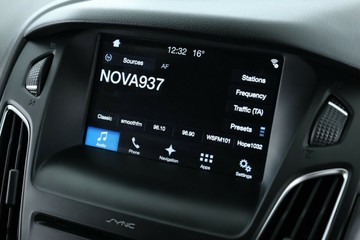 https://vehicle-cdn.autoleague.cloud/32409_61037937_24.jpg
