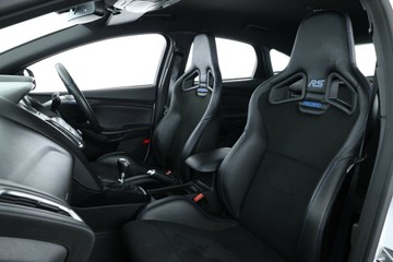 https://vehicle-cdn.autoleague.cloud/32409_61037937_32.jpg