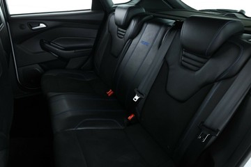 https://vehicle-cdn.autoleague.cloud/32409_61037937_34.jpg