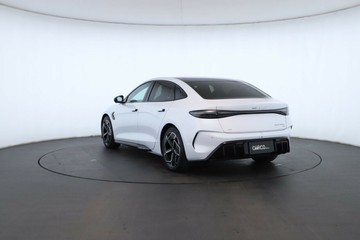 https://vehicle-cdn.autoleague.cloud/32409_61037976_13.jpg