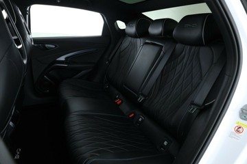 https://vehicle-cdn.autoleague.cloud/32409_61037976_34.jpg