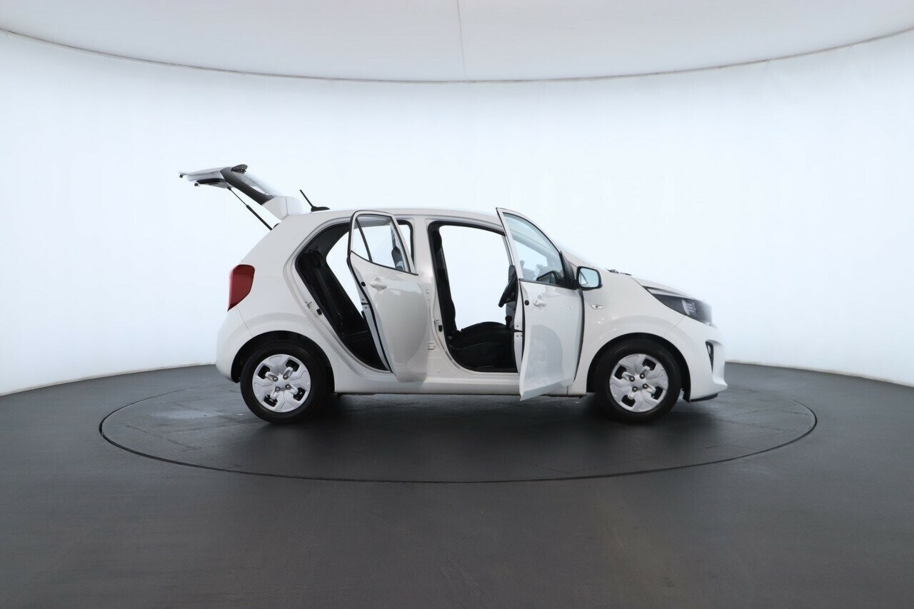 Kia Picanto image 2